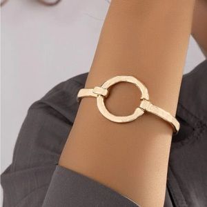 Circle Hook & Go Bangle